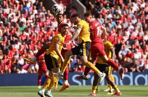 Ливерпуль против Волков