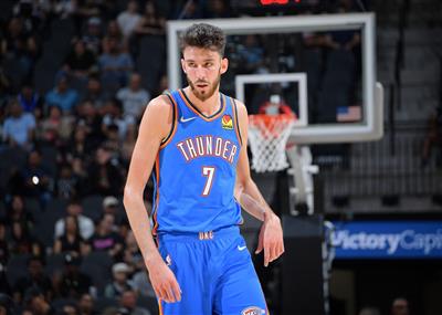 Конкурентоспособное состояние тоже здорово! Хольмгрен набрал 14 очков при 4 из 4 трёхочковых в первой четверти!