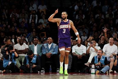 Замечательный! Диллон реализовал 5 из 10 трёхочковых и набрал 21 очко при 3 подборах и 2 перехватах.