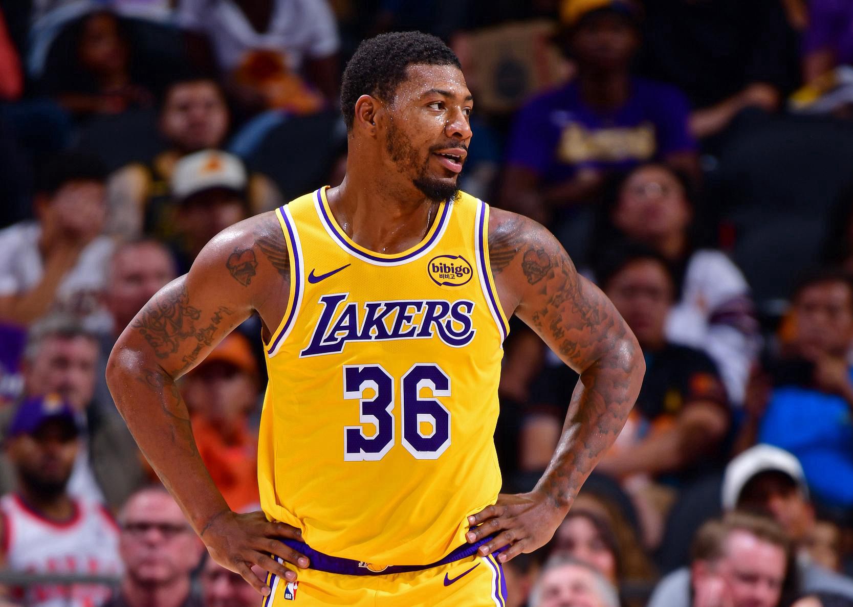 Непредсказуемый! Смарт допустил 3 фола и допустил нелепую ошибку в решающий момент, благодаря которому «Шпоры» получили мяч.