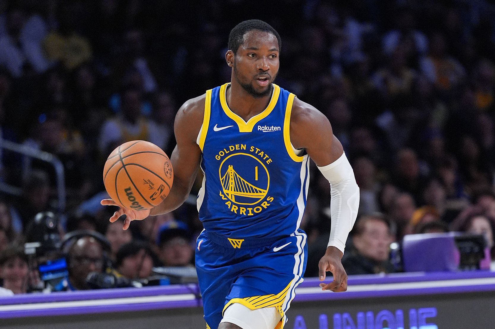 Продолжайте контролировать мяч! Ричард и Куминга вместе результативно набрали 33 очка за тайм.