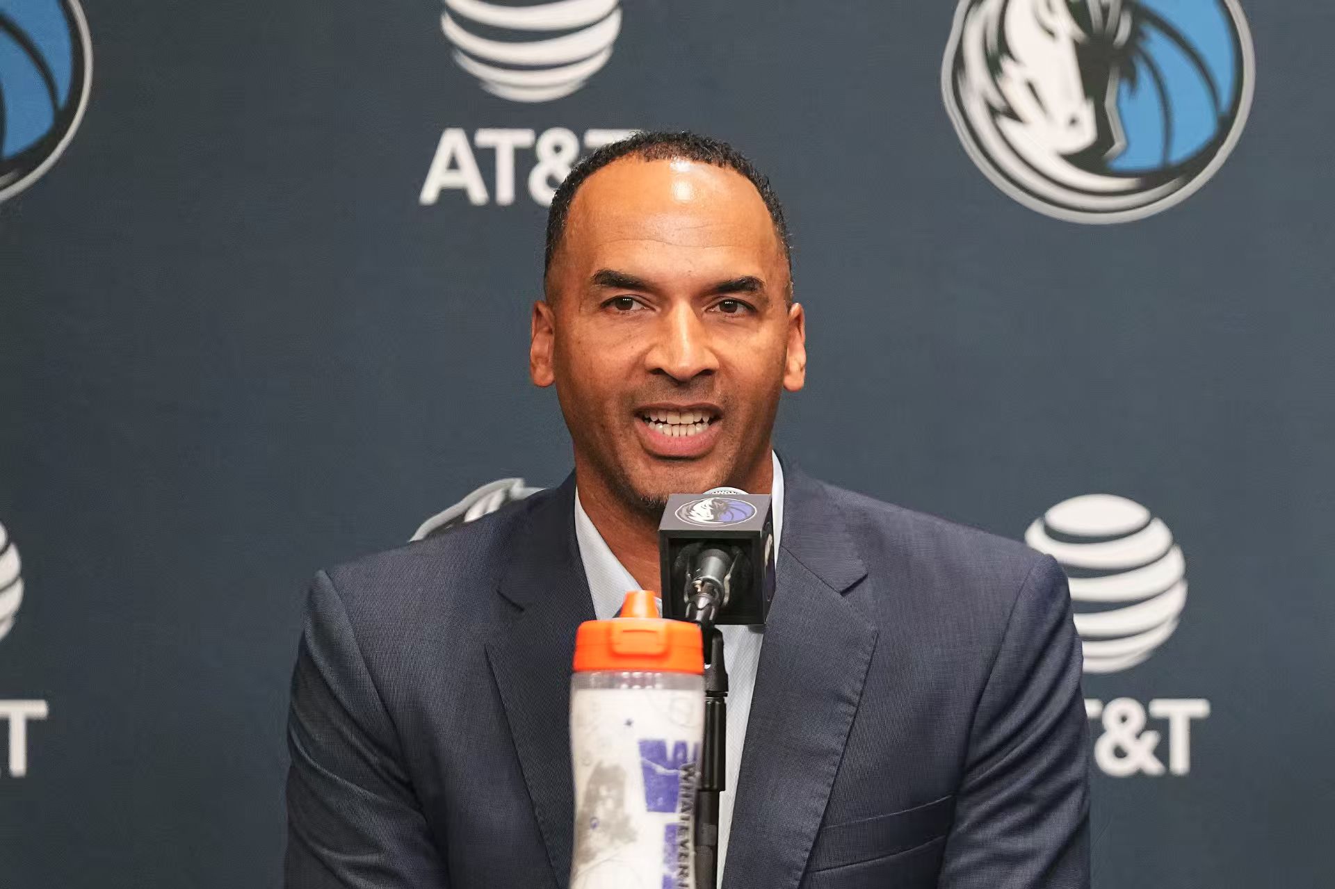 Известный репортер: «Маверикс» нацелены на Линдсея, вице-президента по операциям «Пистонс», Кубинец призывает его занять должность генерального директора