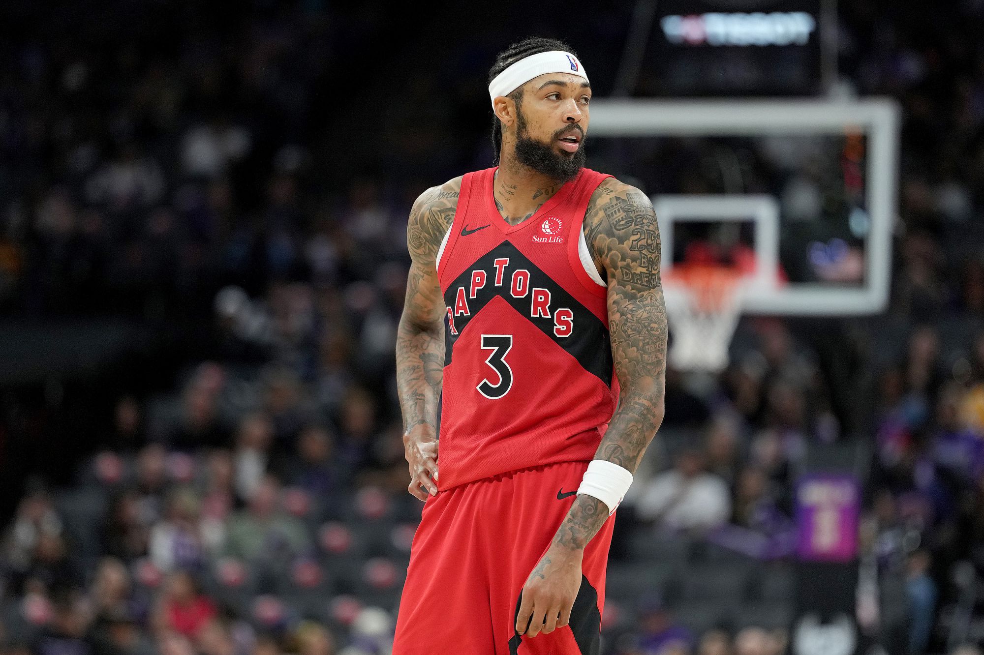 Отличное выступление! Ингрэм набрал 25 очков при точности бросков 8 из 17, 5 подборах и 4 передачах.