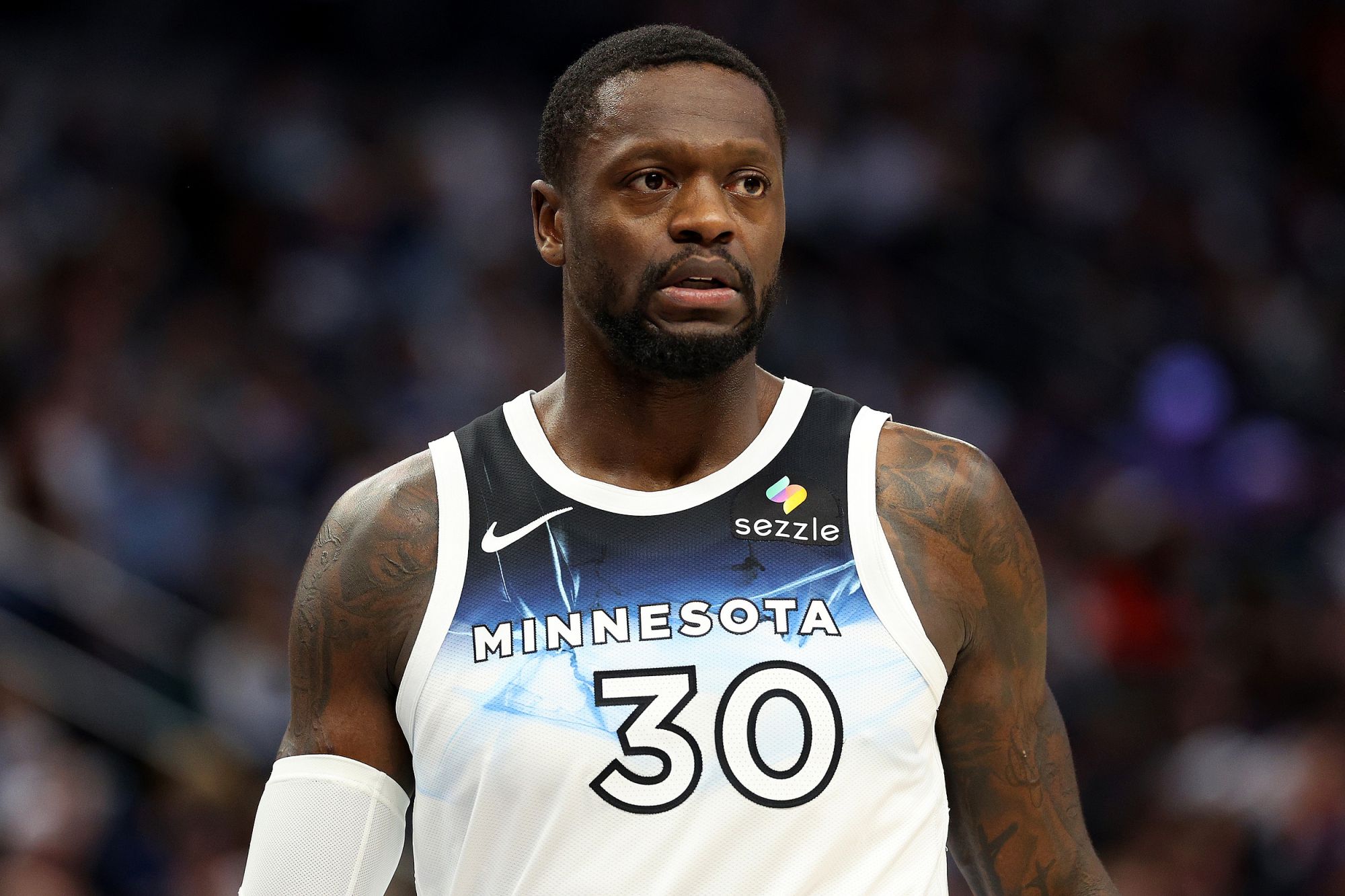 Эдвардс сделал 1 из 8 за тайм, а Рид и Рэндл вместе набрали 33 очка и возглавили команду.