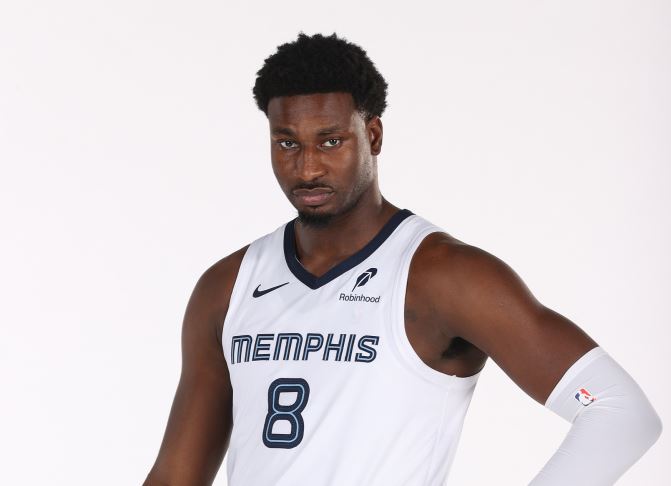 Плохой контроль мяча! Джарен Джексон-младший набрал 26 очков при точности бросков 6 из 23 и 5 подборах.