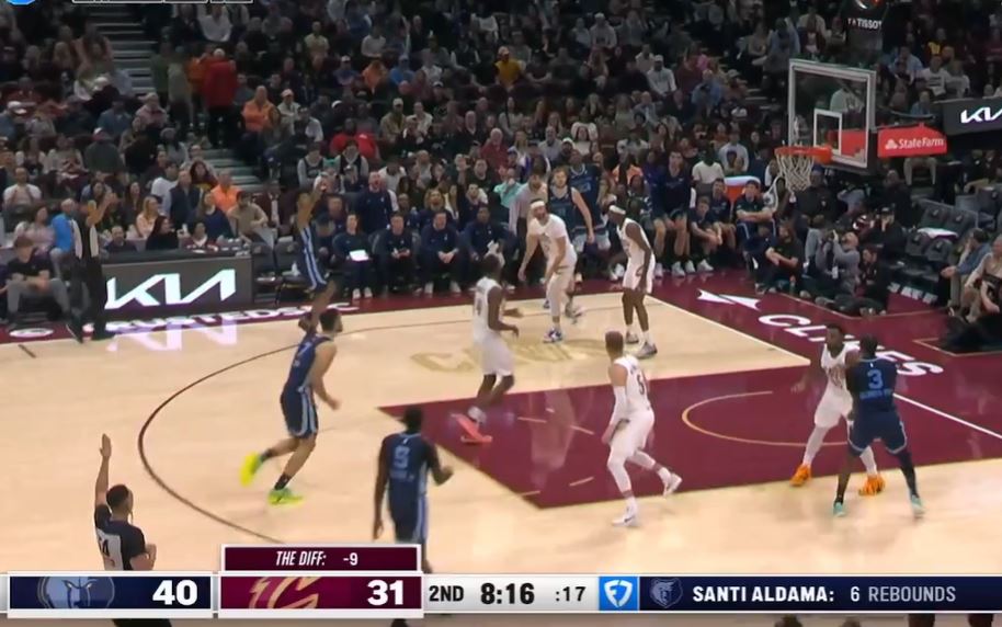 Много штрафных бросков! Джарен Джексон-младший набрал 17 очков при 10 из 11 штрафных бросков за тайм.