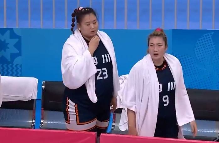 Битва за спад! Ли Мэн набрал 2 очка, 1 подбор и 3 передачи при 1 из 6 бросков.